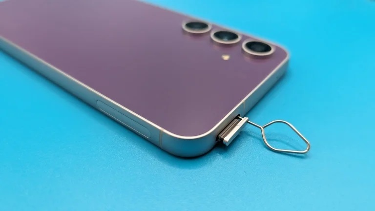 4.取下SIM卡.jpg 4.取下SIM卡.jpg