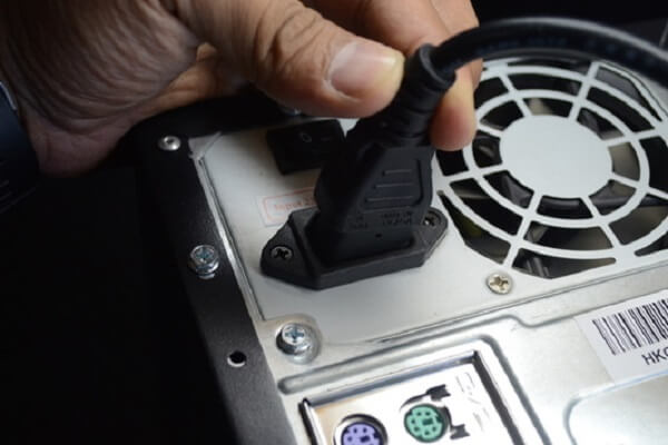 1.检查电源线.jpg 1.检查电源线.jpg