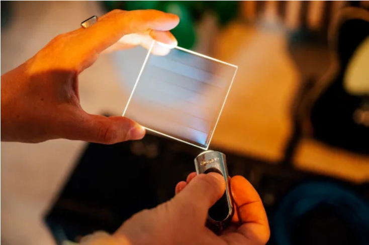 微软再将 7TB Project Silica玻璃存储作为云存储方案