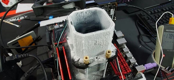 不带K的CPU怎么超频？一块主板“破解”超频封印