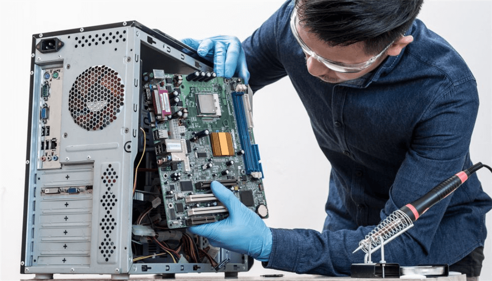 电脑重启卡在主板界面