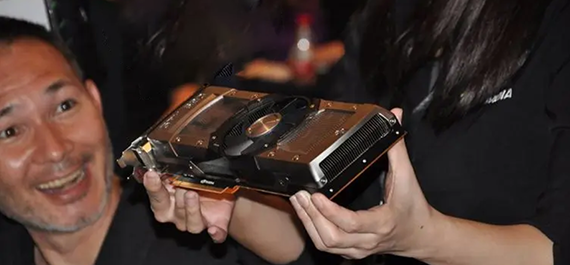 至暗时刻，显卡销量腰斩，NVIDIA 提前掏出 2000 元档 RTX 4060 救场