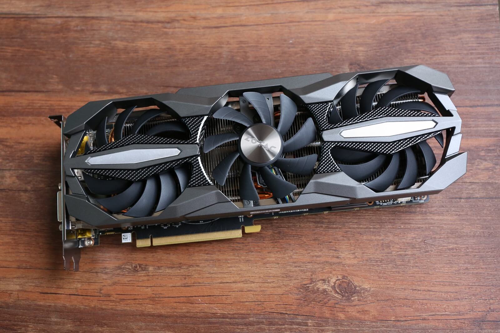 3风扇显卡 3风扇显卡