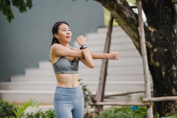 2.跑步前热身活动.jpg 2.跑步前热身活动.jpg