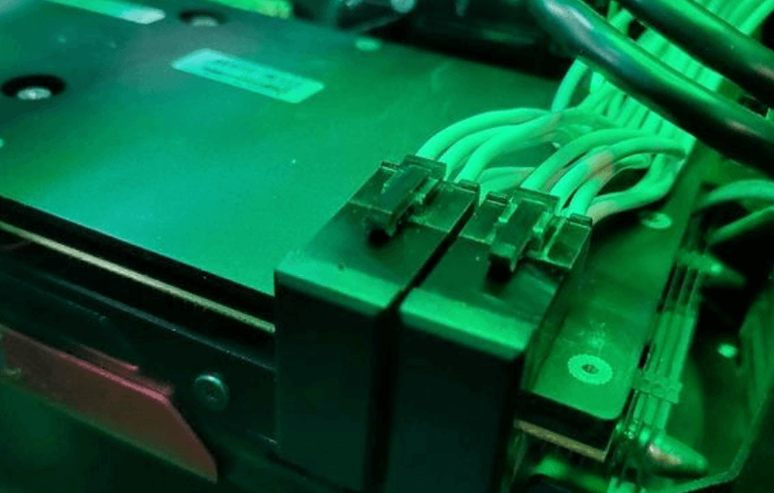 检查显卡的供电需求以及电源的供电能力