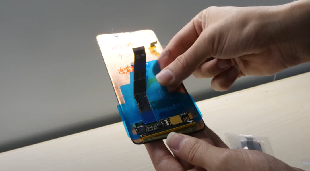 屏幕排线出现问题 屏幕排线出现问题