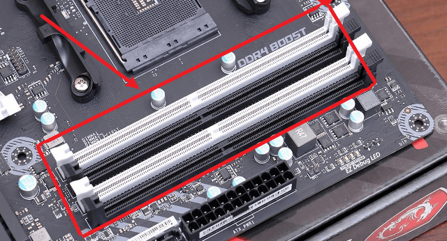 图片5.内存插槽.png 图片5.内存插槽.png