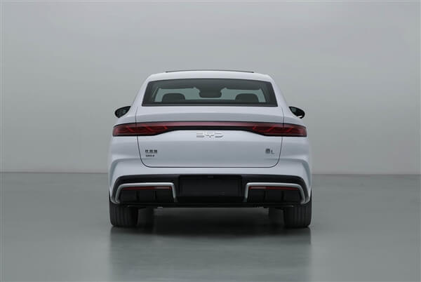 12.比亚迪秦L.jpg 12.比亚迪秦L.jpg