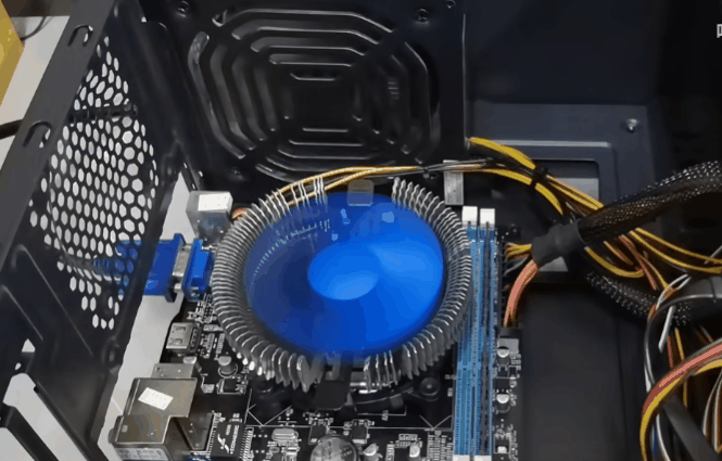 14.不停闪烁开机.gif 14.不停闪烁开机.gif