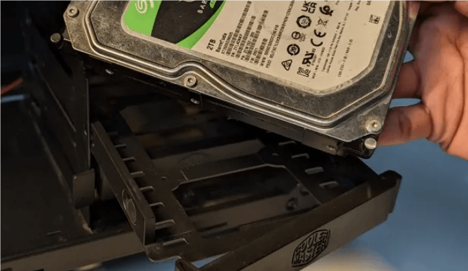 硬盘位.png 硬盘位.png