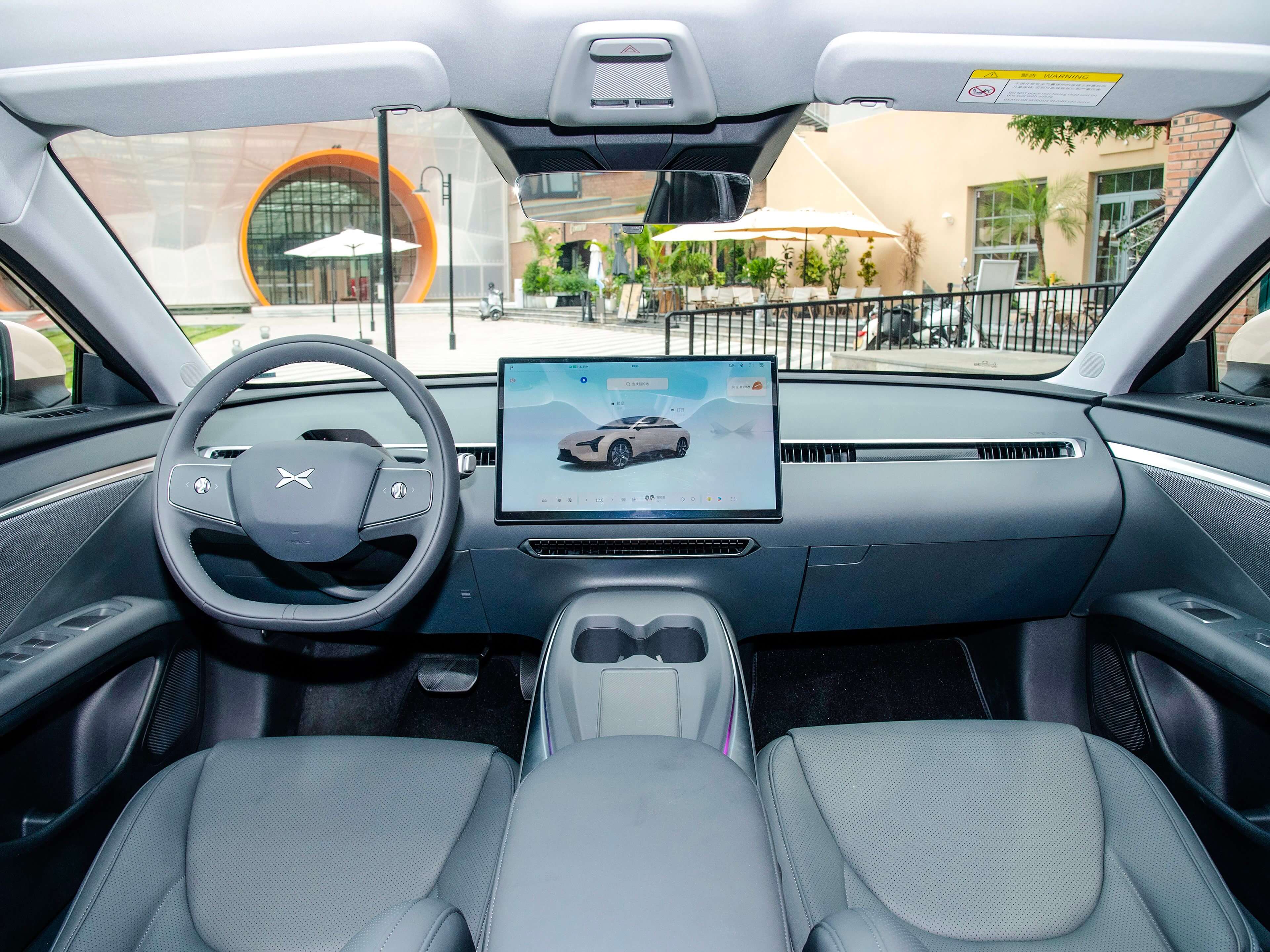 小鹏MONA-M03内饰