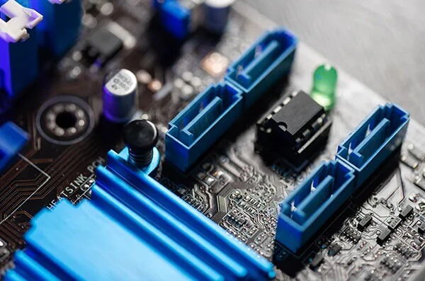 6.SATA插槽.jpg 6.SATA插槽.jpg