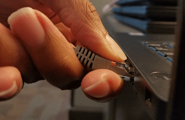 图片1.拔除网线.png 图片1.拔除网线.png