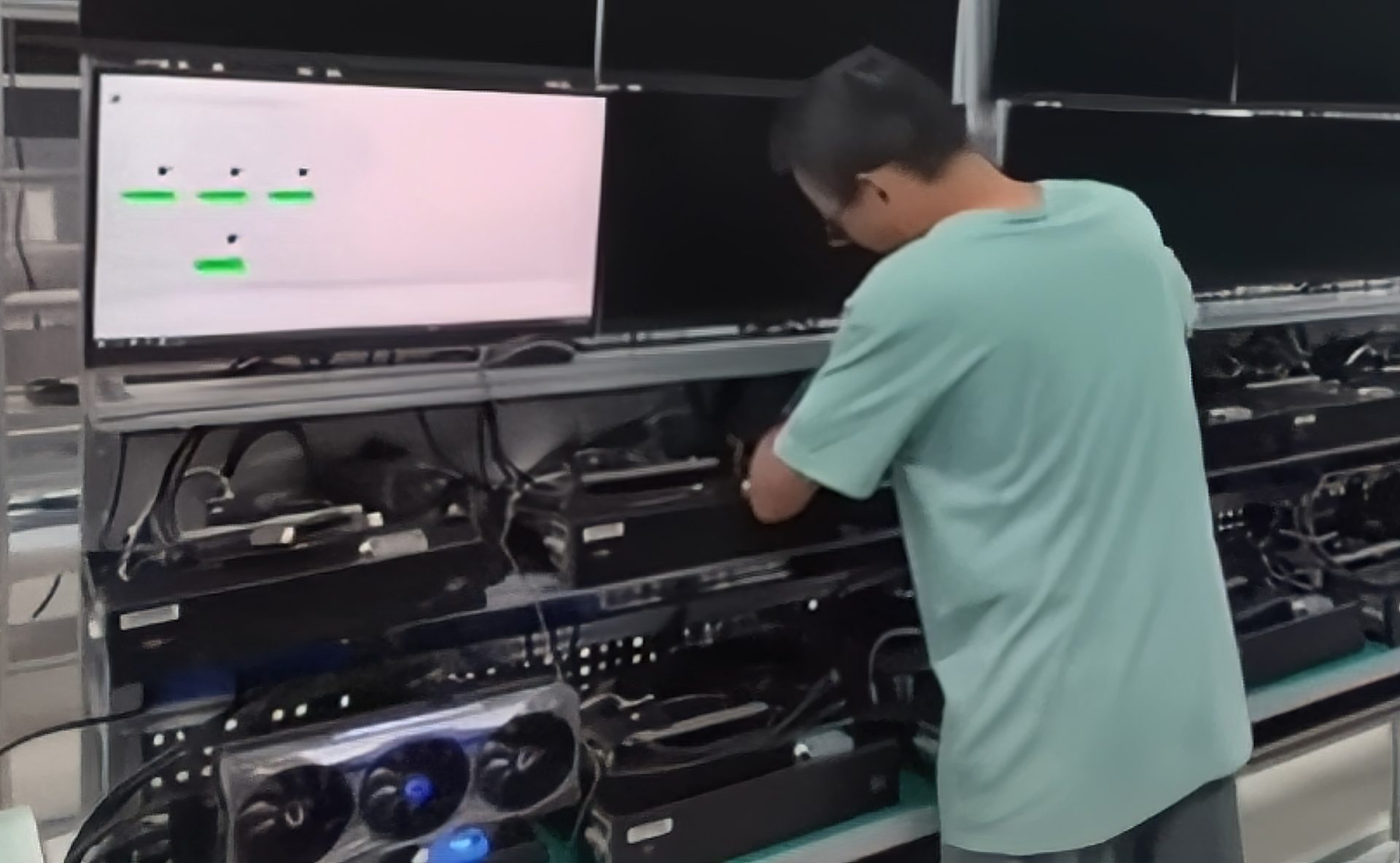 视频截图.jpg 视频截图.jpg