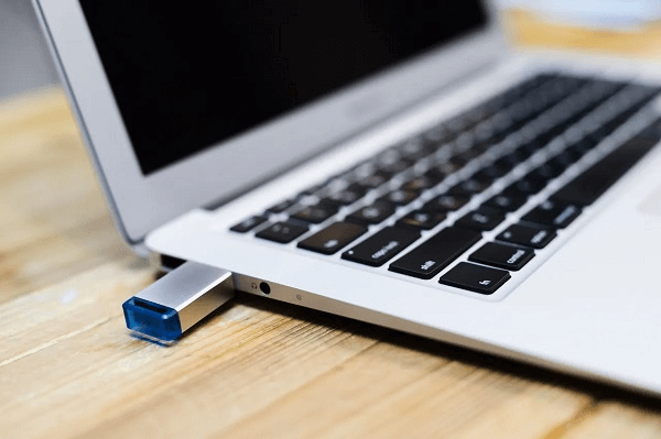 图片6.使用U盘启动盘.png 图片6.使用U盘启动盘.png