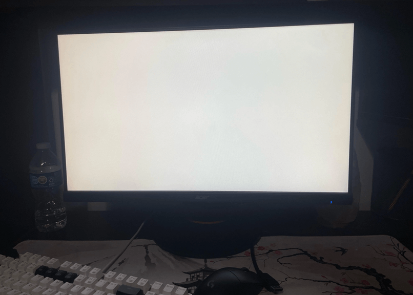 显示器白屏是哪里坏了?得先确定问题根源