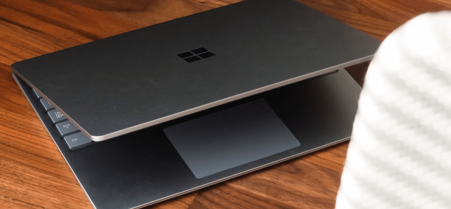 笔记本电脑插电源好还是用电池好？真不用担心过充