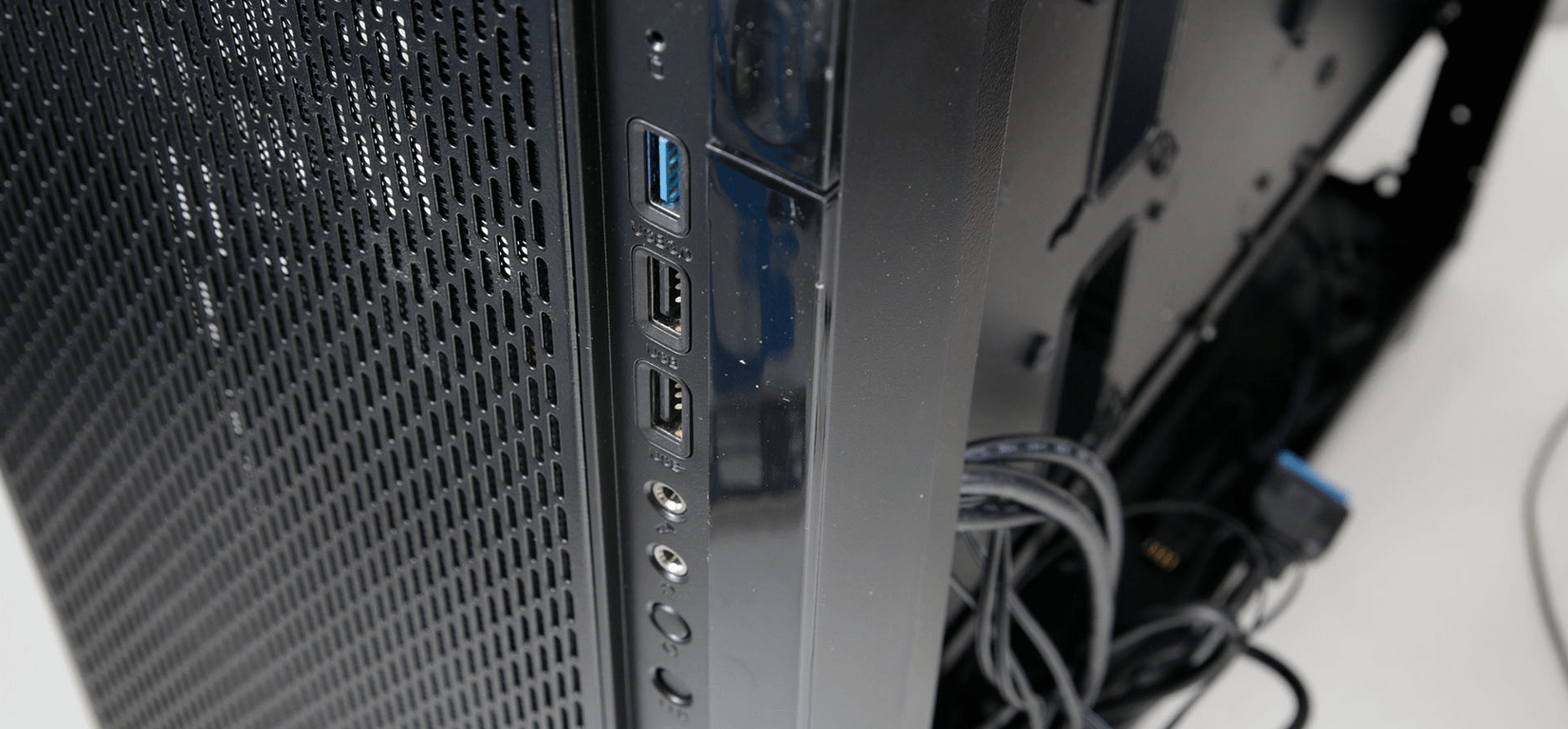 机箱前置USB3.0用不了，除了清理还需检查这些地方