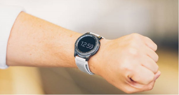 健康手环怎么调时间？可以自动调整也可以手动调节