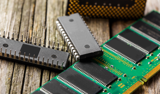 ROM 是什么?它与 RAM 的区别有哪些?