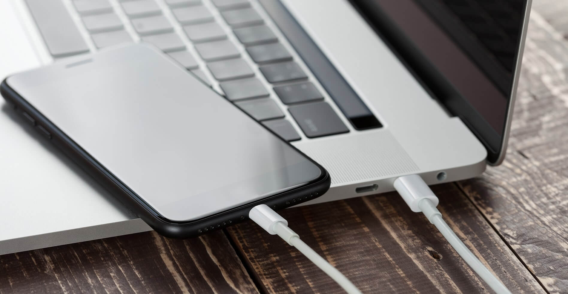 苹果手机数据备份到电脑，还在一个个拷贝？