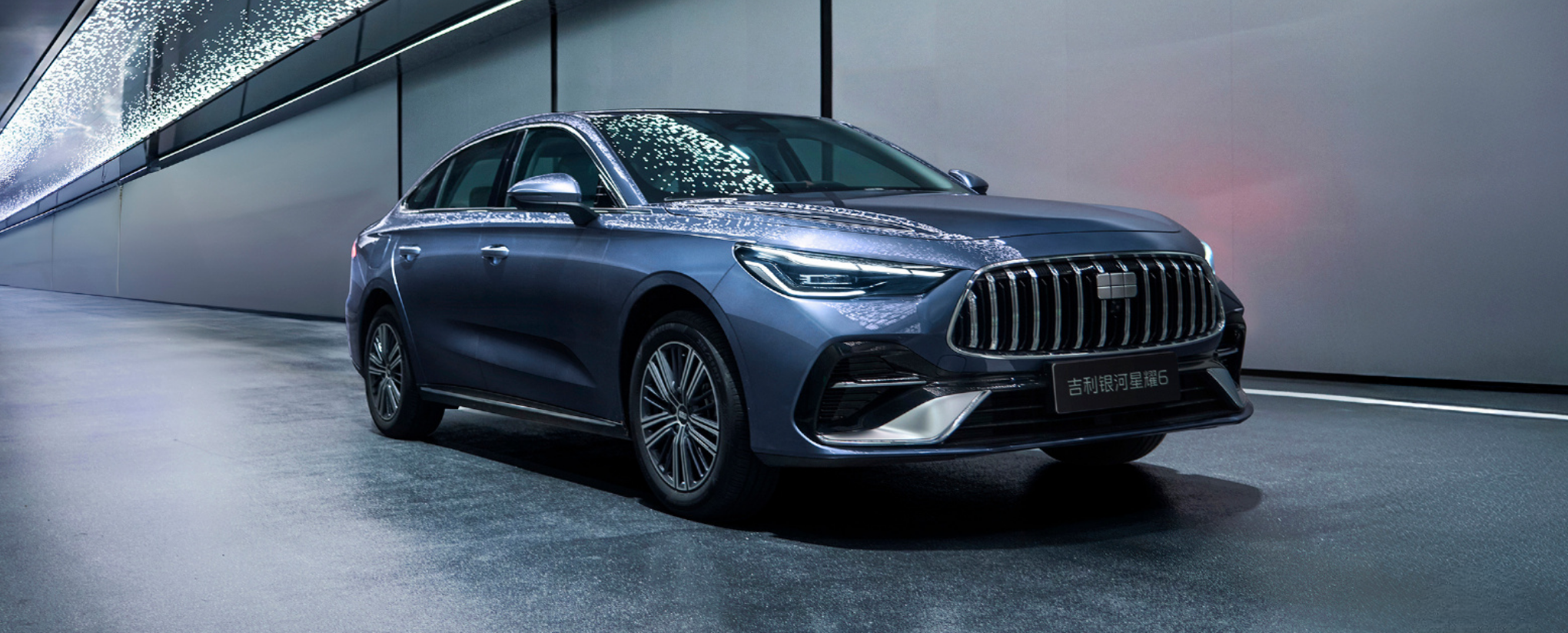 年轻人的第一辆「AMG」,吉利7.98万起的新车给我看麻了