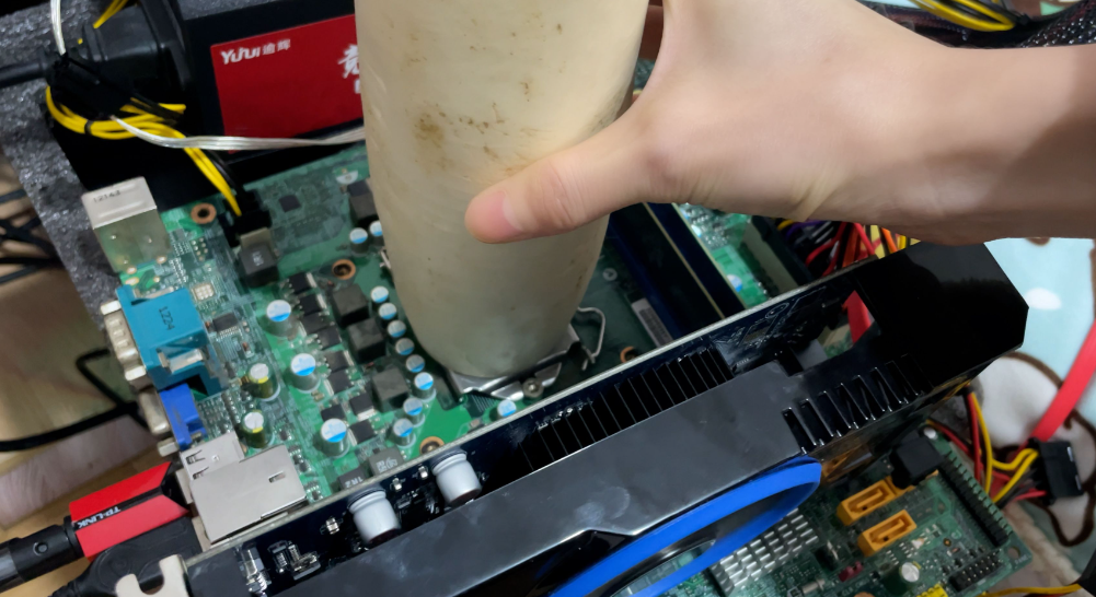 250W水冷压不住200W处理器？AMD新U成火炉了